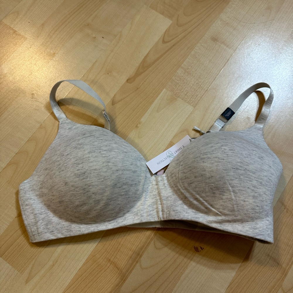 NWT - Victoria Secret T-Shirt Bra